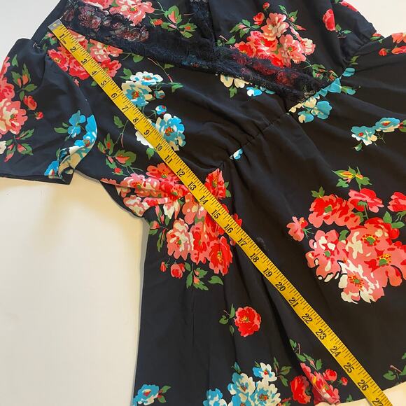 ASOS Floral Surplice Top Womens Size 8 Black Pink Blue Lace Trim Peplum Blouse - Picture 9 of 9